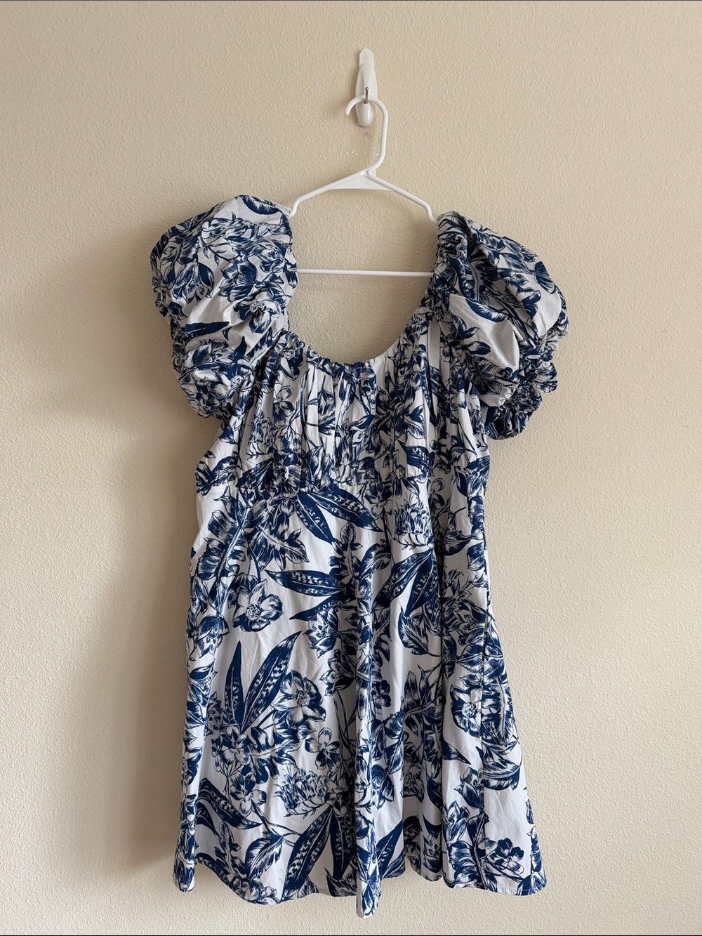 Abercrombie & Fitch White and Navy Floral Puff-Sleeve Mini Dress